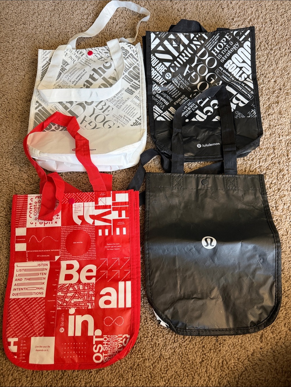 Lululemon 4  snap top tote bags